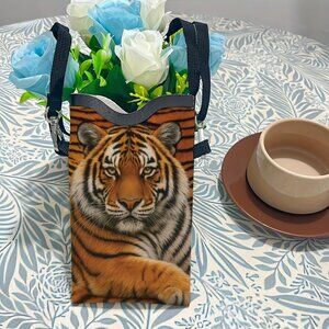 Cross Body cell phone Bag Tiger NEW!AWESOME! LQQK!
